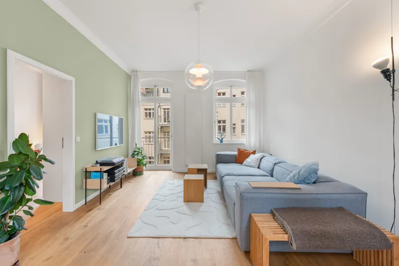 MITTE: Exklusive 2-Zimmer Luxus Wohnung mit Balkon und EBK — photo 1